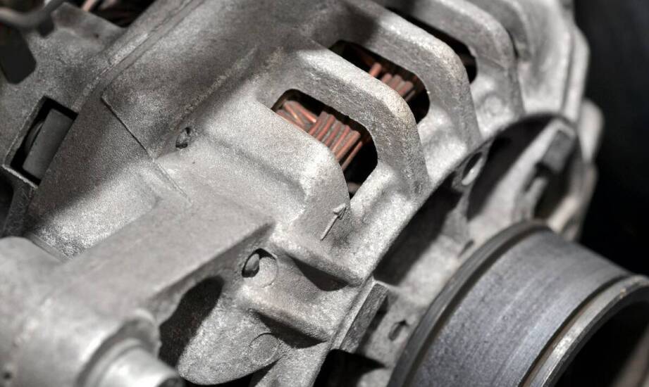 Jakie są korzyści z zakupu używanych alternatorów do samochodów Renault?