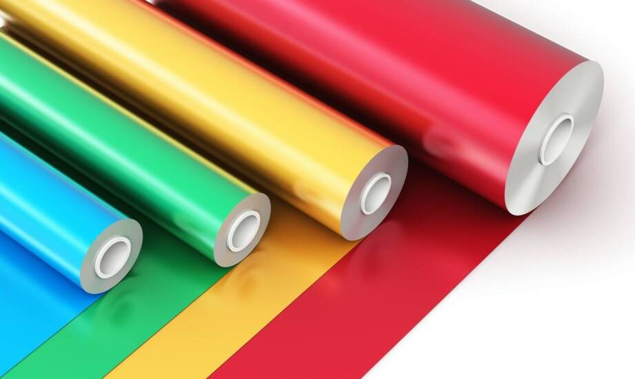 Zastosowanie laminatu UV w produkcji naklejek – długotrwała ochrona i estetyka