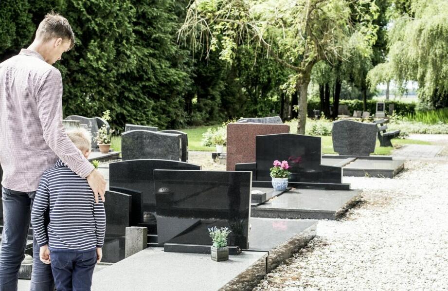 Różnorodność wzorów ozdób nagrobnych dla grobowców rodzinnych