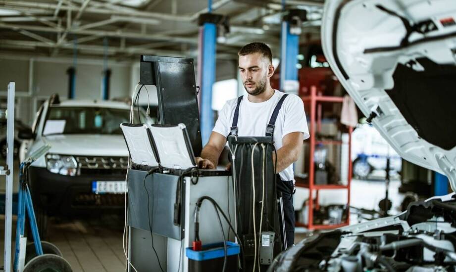 Jak diagnoza komputerowa wspiera naprawę klimatyzacji w ciężarówkach?