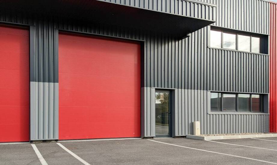 Rola bram szybkobieżnych rolowanych w zwiększaniu wydajności pracy