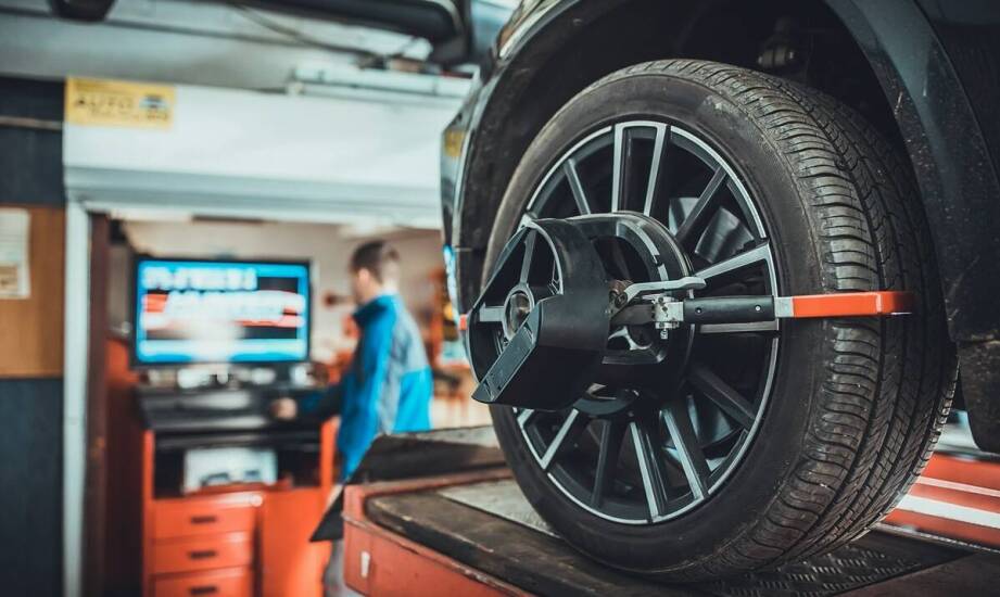 Profesjonalne ustawienie zbieżności w samochodach ciężarowych ford – co oferujemy?