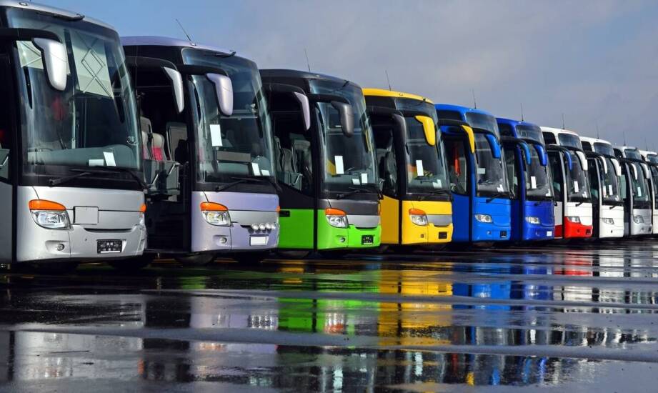 Jakie aspekty uwzględnić przy wynajmie busa na eventy biznesowe?