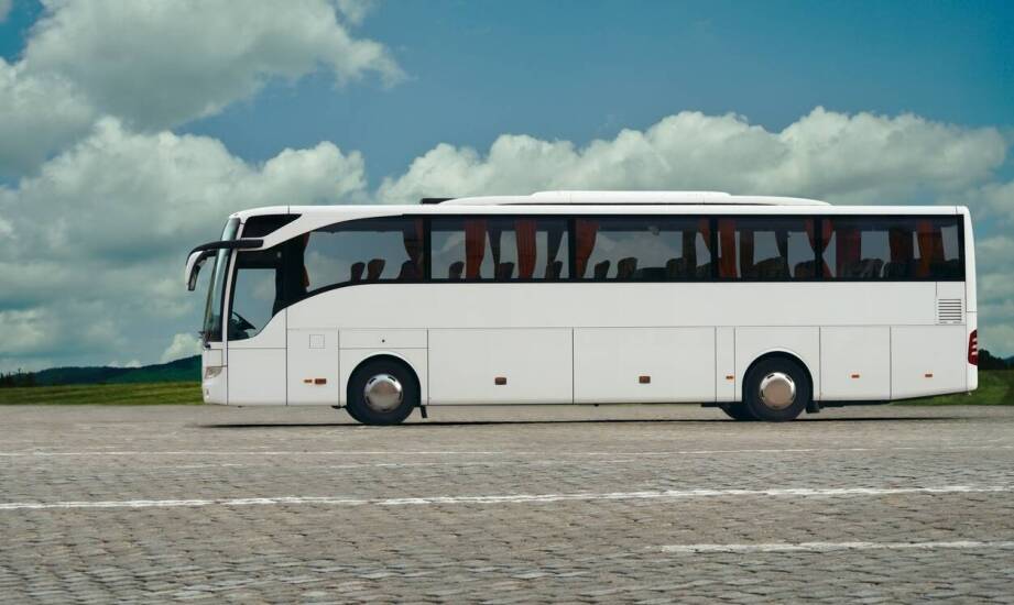 Porównanie Van Hool T916 Alicron z innymi modelami w ofercie wynajmu