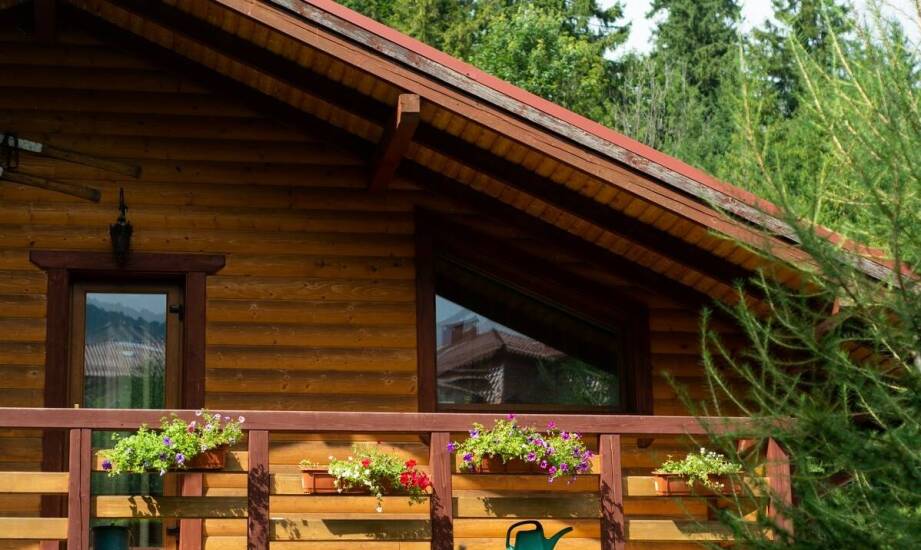 Balustrady balkonowe a ekologia: jakie materiały są najbardziej przyjazne środowisku?