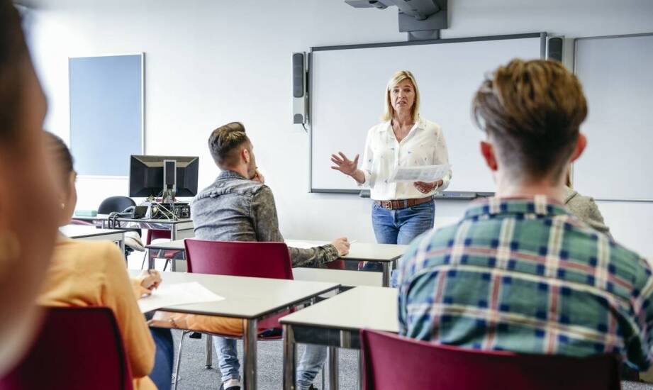 Zastosowanie wyświetlaczy ledowych w edukacji – jak wpływają na nauczanie?