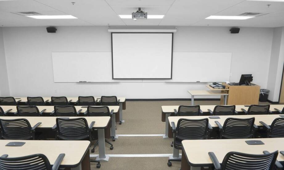 Jakie są kluczowe aspekty uwzględniane w opisach projektów budowlanych dla pracowni edukacyjnych?