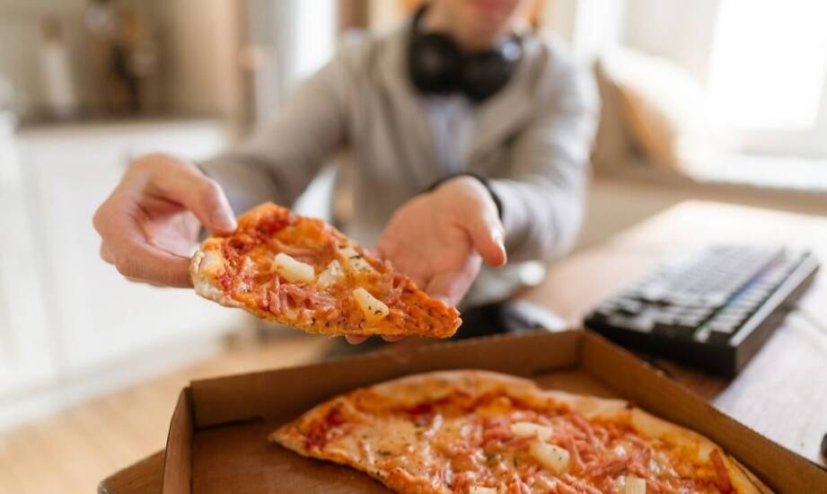 Jakie są najnowsze trendy w świecie pizzy, które inspirują naszą kibol pizzę?