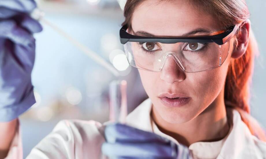 Najczęstsze błędy popełniane przy zakupie odczynników chemicznych i jak ich unikać