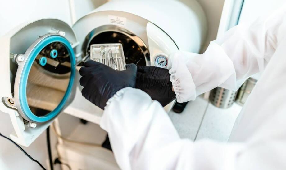 Wykorzystanie metody próżniowej w testach szczelności komponentów elektronicznych