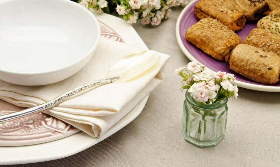 Elegancja i funkcjonalność filiżanek do kawy z porcelany w codziennym użytkowaniu