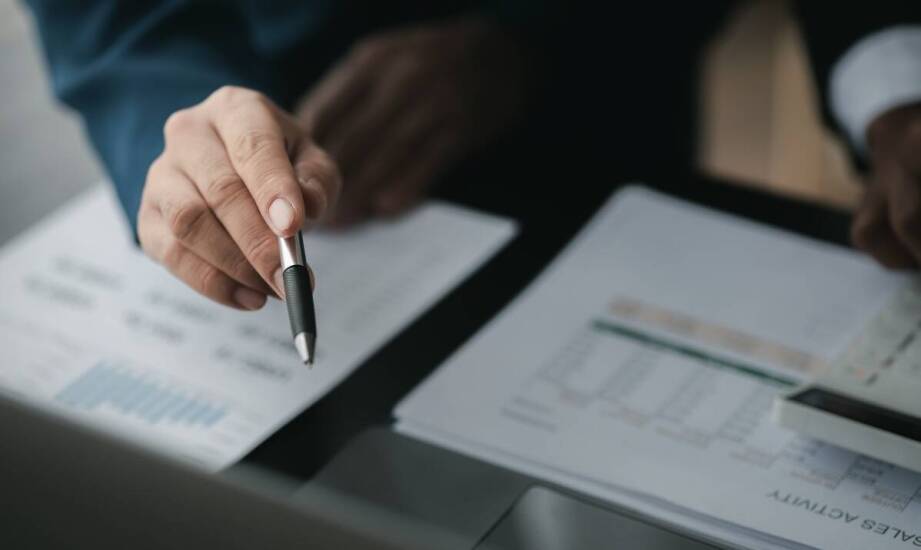 Jak zakup gotowej spółki wpływa na minimalizację ryzyka finansowego?