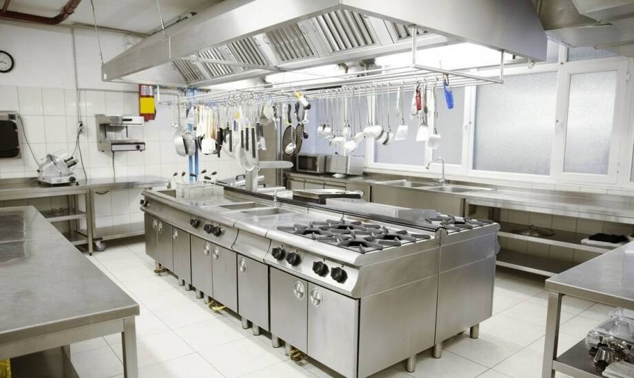 Ergonomia i wygoda pracy dzięki odpowiedniemu wyposażeniu gastronomicznemu