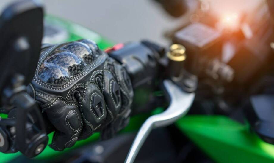 Akcesoria do motocykli miejskich: co warto mieć na wyposażeniu?