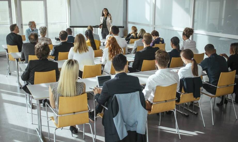 Kluczowe cechy profesjonalnych tłumaczeń ustnych w Poznaniu