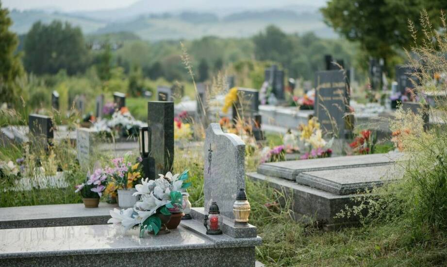 Zdjęcia nagrobkowe na krysztale – nowoczesny wybór dla pomników
