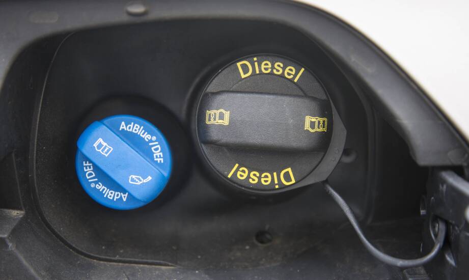 Jakie korzyści przynosi automatyczne monitorowanie poziomu płynu w zbiornikach do AdBlue?