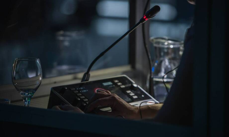 Tłumaczenie materiałów konferencyjnych – jak zapewnić rzetelność przekładu?