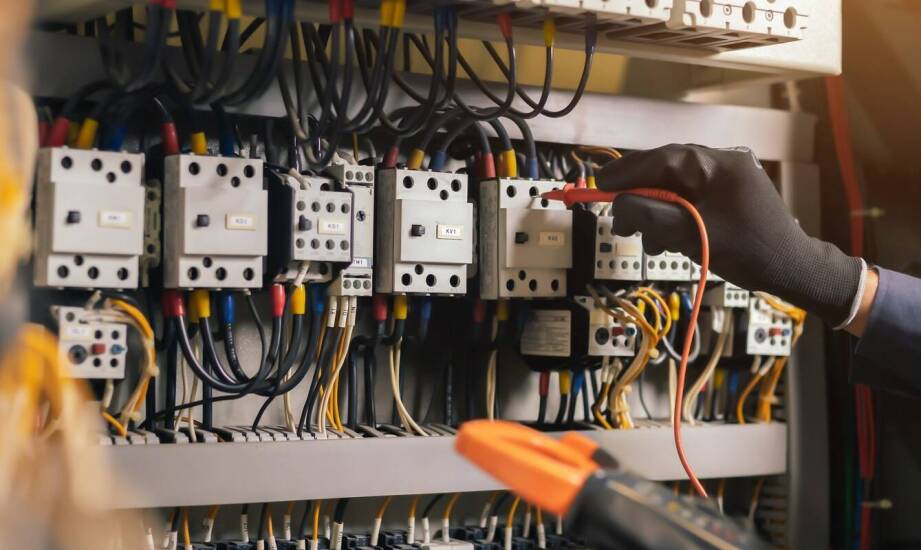 Trytytki jako niezbędny element organizacji kabli w budownictwie
