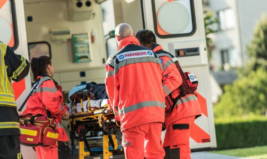 Transport sanitarny w sytuacjach nagłych i planowanych – co warto wiedzieć?