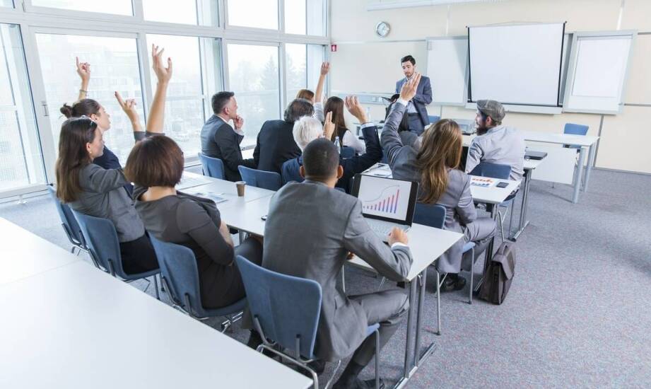 Jak zwiększyć zaangażowanie pracowników dzięki filmom szkoleniowym?