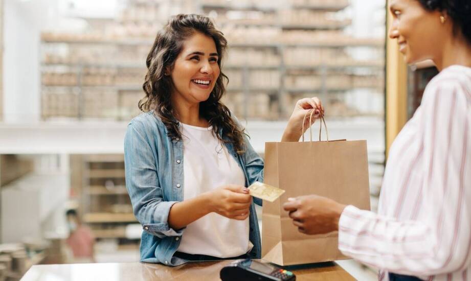 Jakie czynniki wpływają na satysfakcję konsumenta w kontekście mystery shopping?