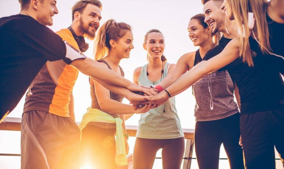 Integracyjne obozy sportowe – jak budują więzi między uczestnikami?