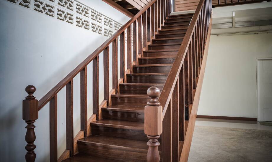 Przewaga drewnianych balustrad nad innymi materiałami