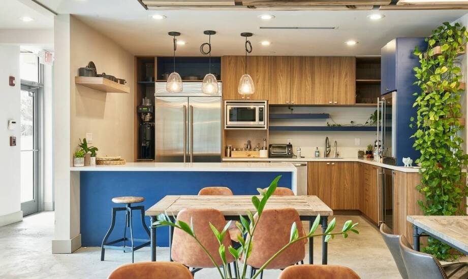 Organizacja konferencji w apartamentach tematycznych - jak wykorzystać unikalny design?