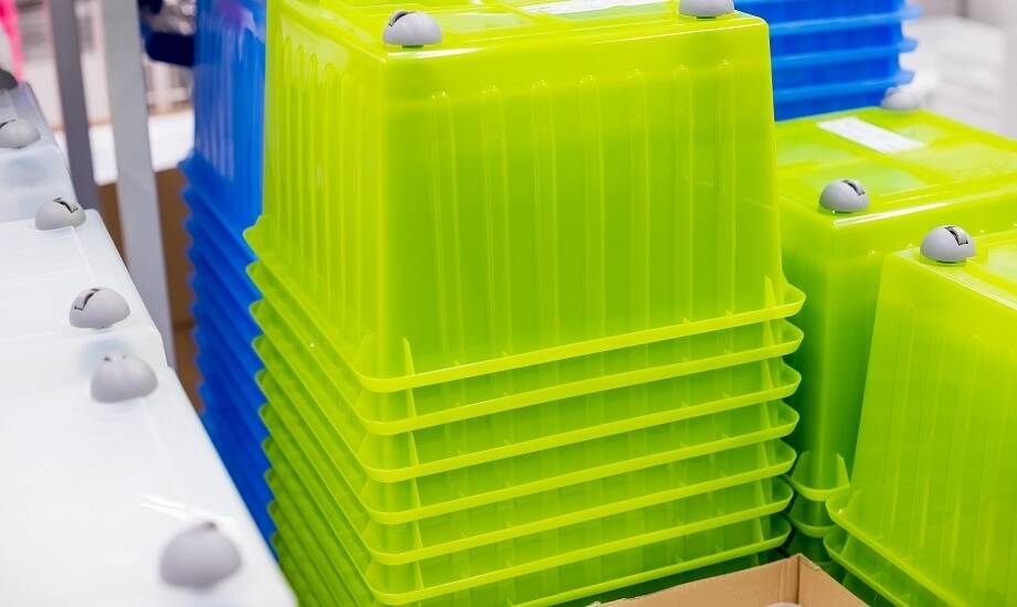 Jak wanny wychwytowe z plastiku wspierają zarządzanie kryzysowe w firmach?