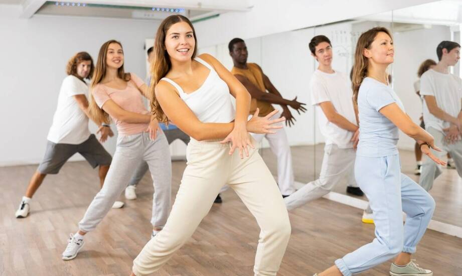 Dlaczego zumba jest tak popularna wśród osób chcących zrzucić kilogramy?