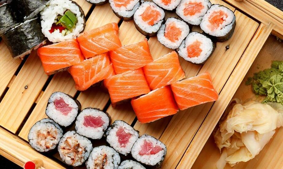 Sushi na wynos: jak cieszyć się azjatyckimi smakami w domowym zaciszu