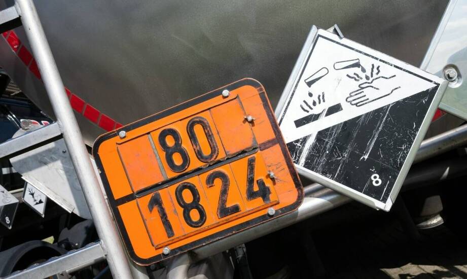 Jak zmieniające się przepisy wpływają na transport ładunków niebezpiecznych ADR?