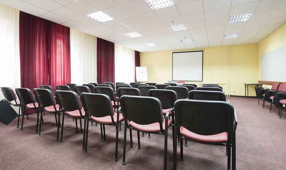 Sale szkoleniowe w Tarnowie – jakie są dostępne opcje aranżacji przestrzeni?