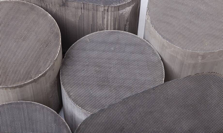 Skup monolitu ceramicznego z katalizatorów – co warto wiedzieć?