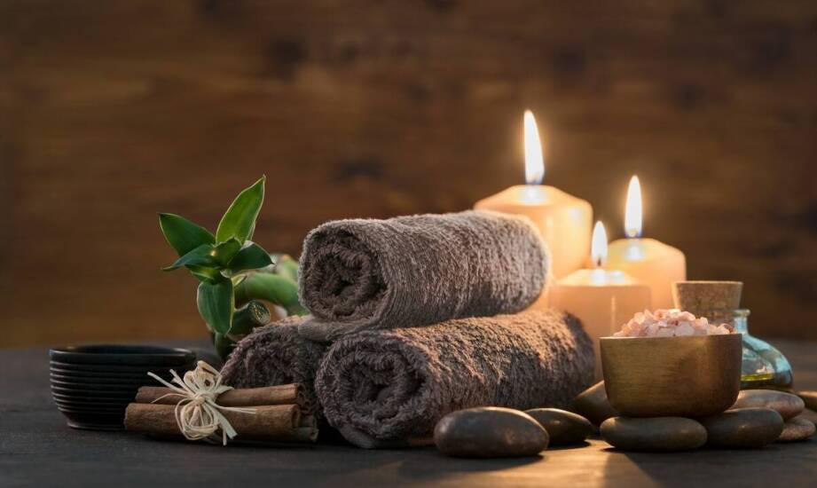 Jakie korzyści niesie ze sobą użycie świec w drewnie w przestrzeniach wellness?