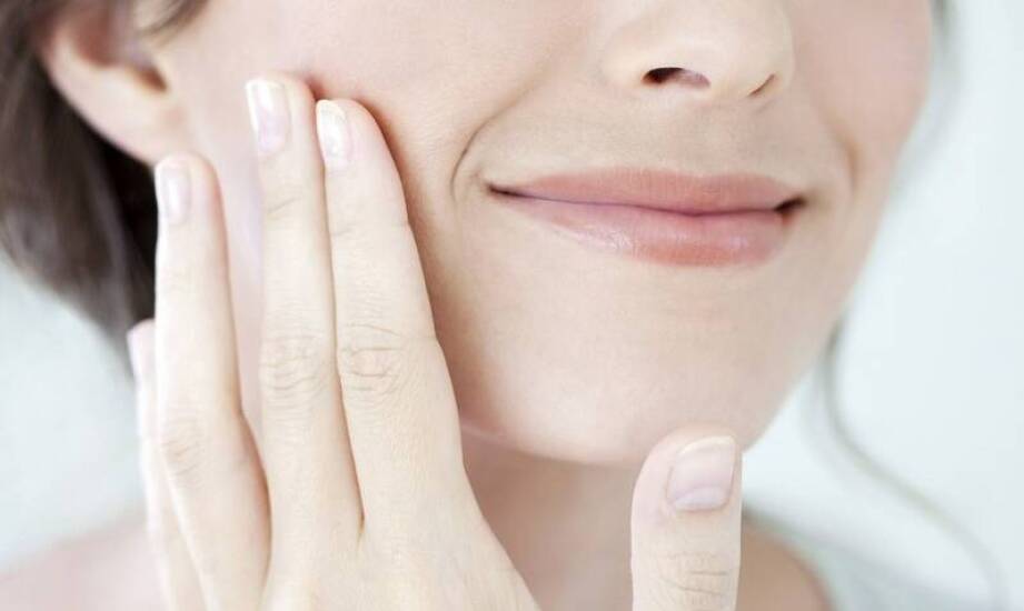 Dermatologiczne aspekty starzenia się skóry – jak im przeciwdziałać?