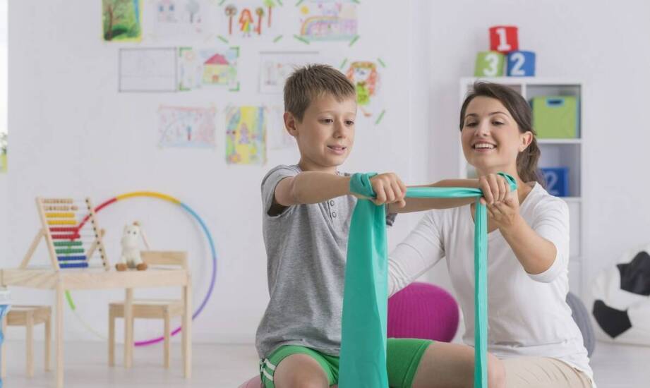Fizjoterapia dzieci: jakie techniki są najskuteczniejsze w terapii zaburzeń neurologicznych?