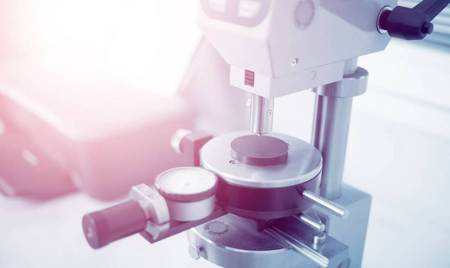 Kluczowe aspekty wyboru twardościomierza Rockwella dla laboratoriów