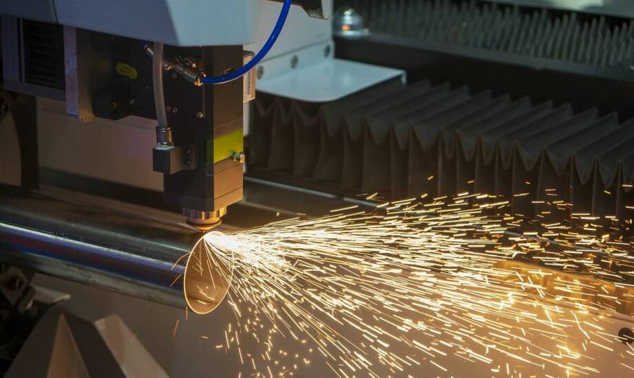 Zastosowanie cięcia CNC w produkcji precyzyjnych elementów metalowych