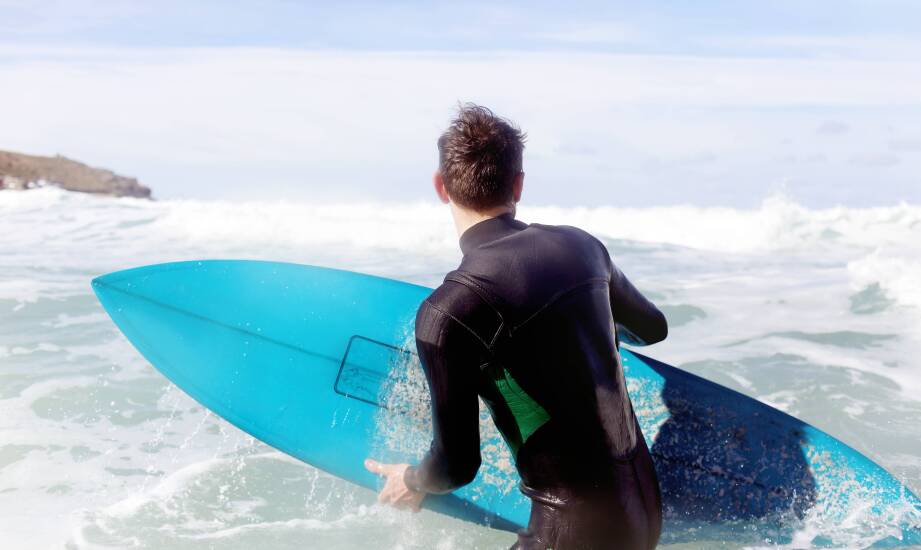 Gadżety surferskie, które zaskoczą każdego entuzjastę fal jako prezent