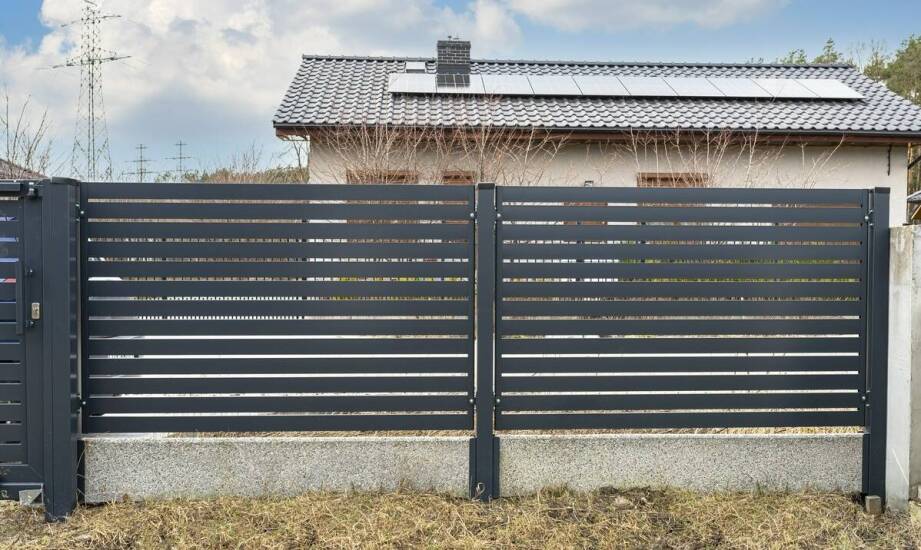 Zalety zastosowania systemów ogrodzeniowych kompozytowych w przestrzeniach miejskich