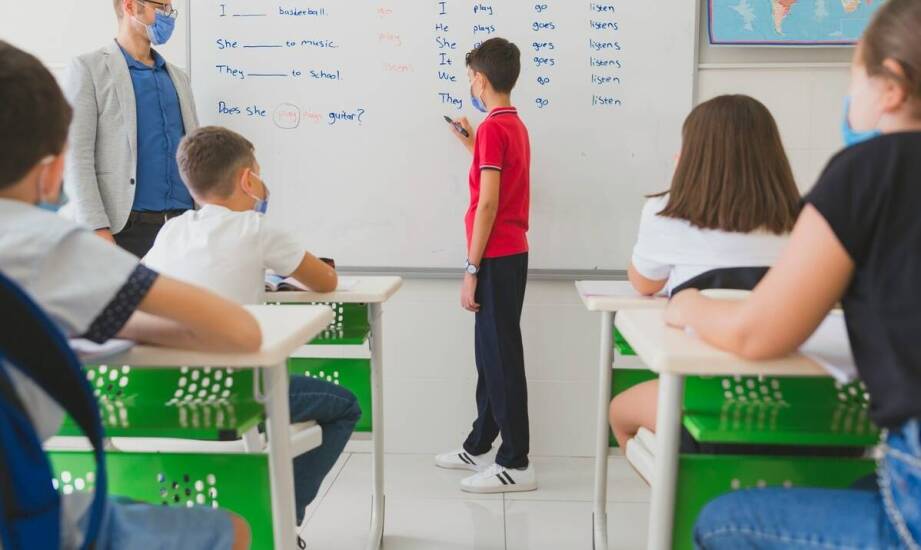 Przykłady kreatywnego wykorzystania tablic szklanych w edukacji