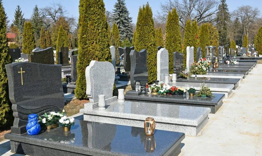 Jakie są dostępne opcje kolorystyczne dla aplikacji nagrobkowych ze stali nierdzewnej?