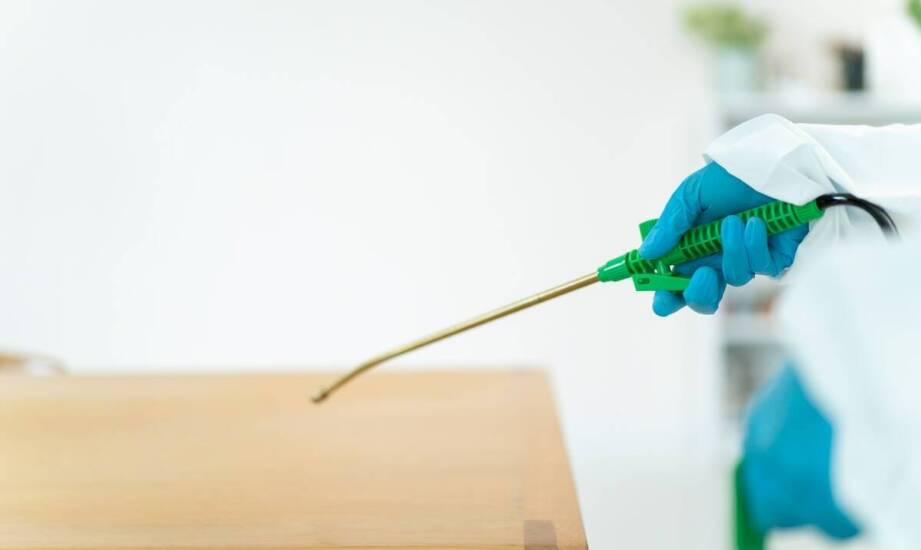 Jakie środki stosujemy do bezpiecznej eliminacji zanieczyszczeń biologicznych?