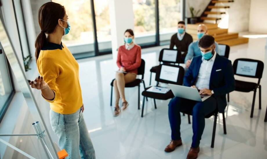 Rola szkoleń dla operatorów pras zwijających w zwiększaniu efektywności pracy