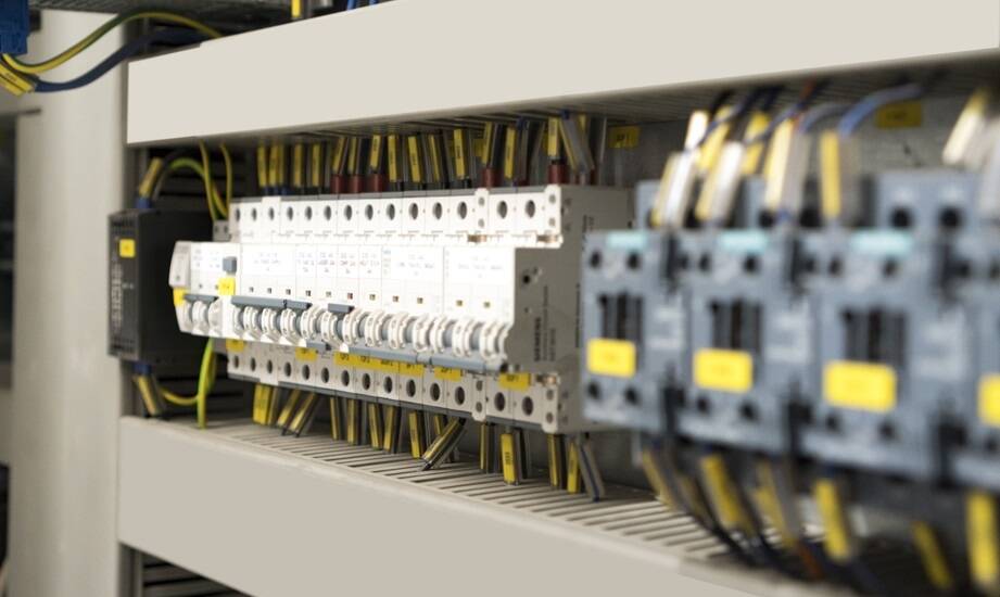 Rola styczników w ochronie przed przeciążeniami w instalacjach elektrycznych