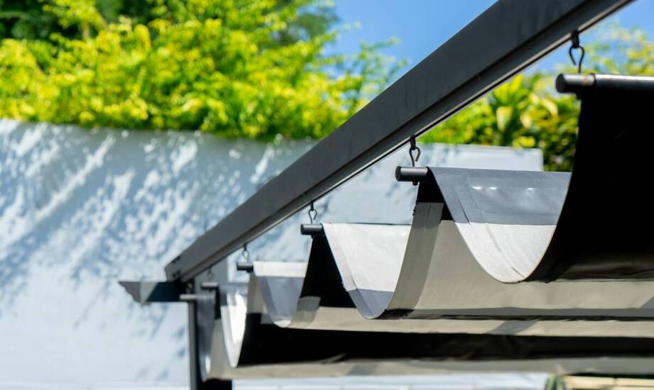 Czynniki wpływające na wybór markiz solarnych do okien dachowych