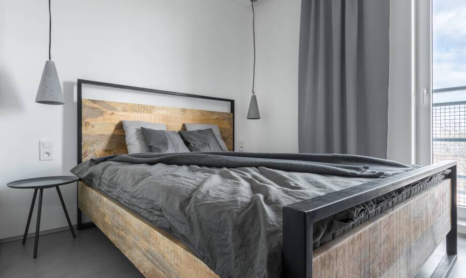Komfort snu na łóżku drewnianym 140 x 200 – jakie aspekty są kluczowe?