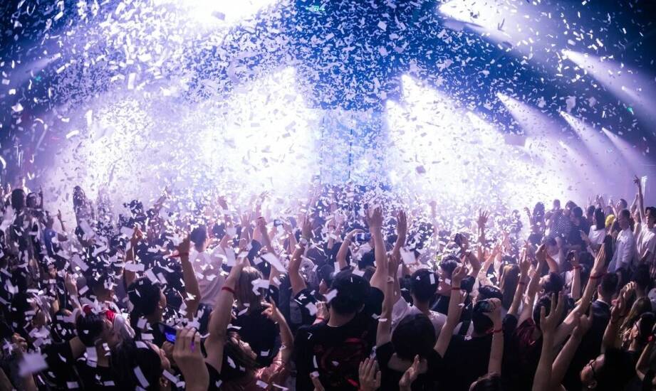 Wybór odpowiednich technologii do stworzenia spektakularnego pokazu confetti